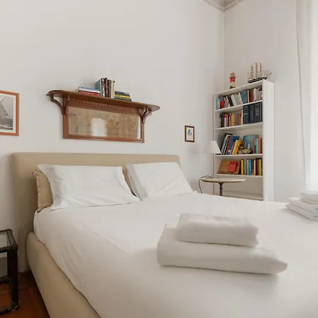 Guesthost - Cozy Terrace Pagano M1